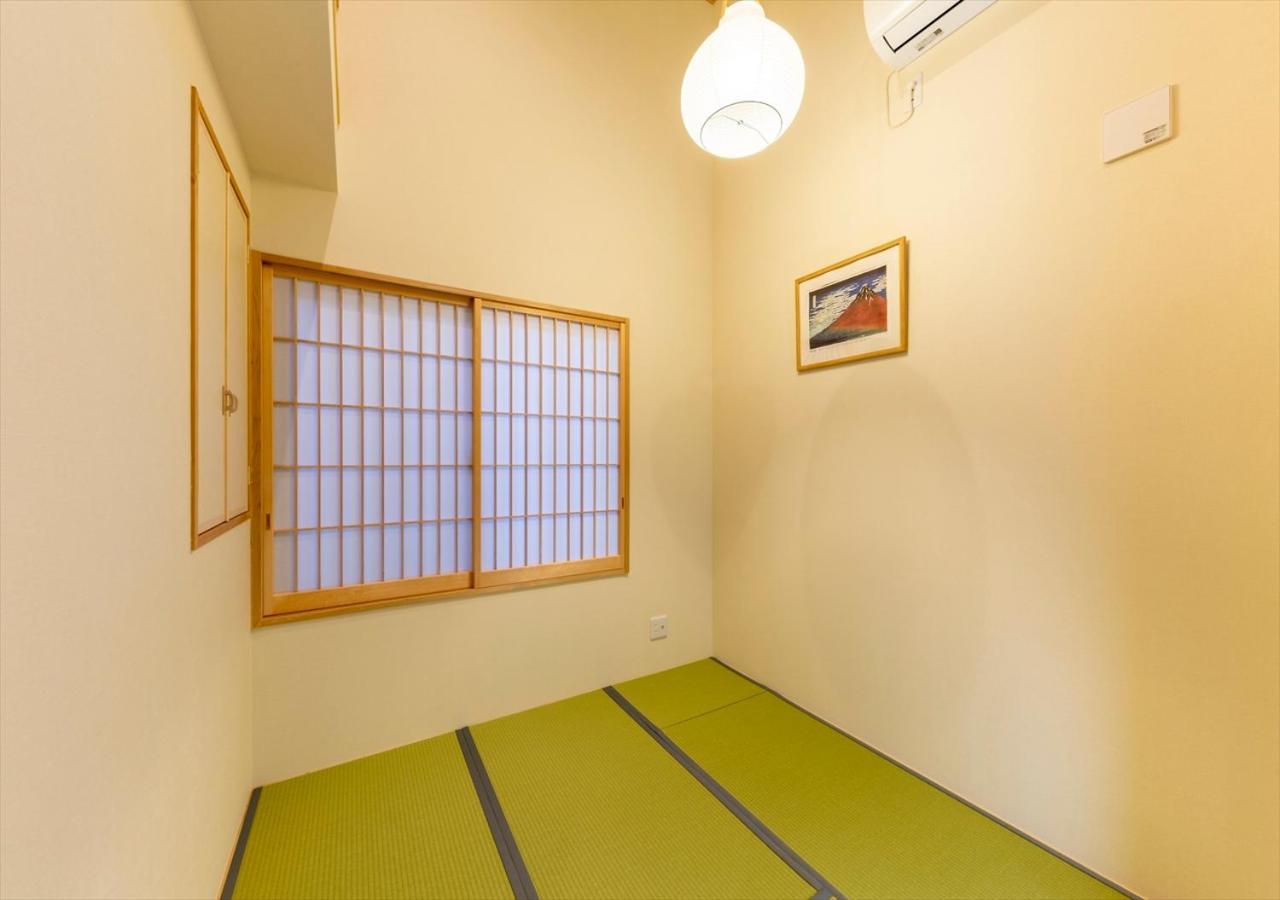 Yadoya Iroha * Tokio